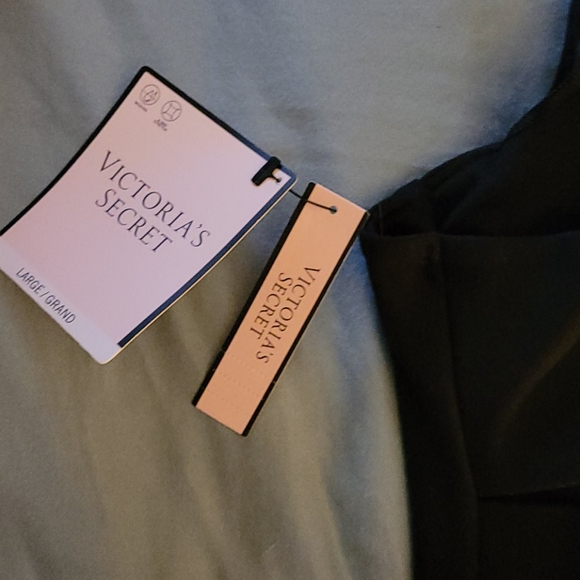 Victoria Secret Sports Bra - Picture 3 of 4